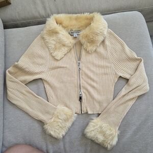 Urban Outfitters Faux Fur Trim Ribbed Cream Cropped Cardigan Size Small
